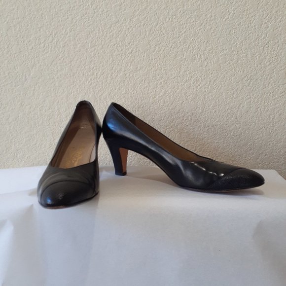 Ferragamo Vintage Pumps - Picture 5 of 13